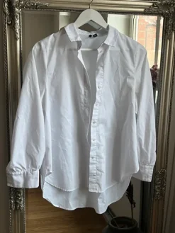 New Vit oversized skjorta