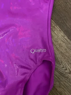 Clearance eitiedossa Voimistelupuku