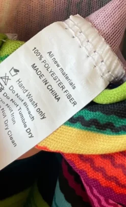 Outlet Värikäs poncho