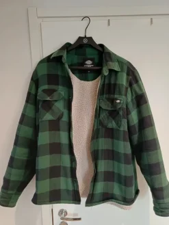 Vuorellinen Dickies-flanellitakki