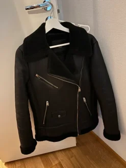 Clearance Vuorellinen tekonahkatakki