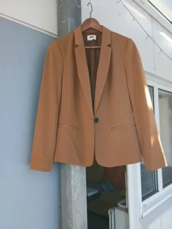 Hot WE Fashionin vaaleanruskea jakku