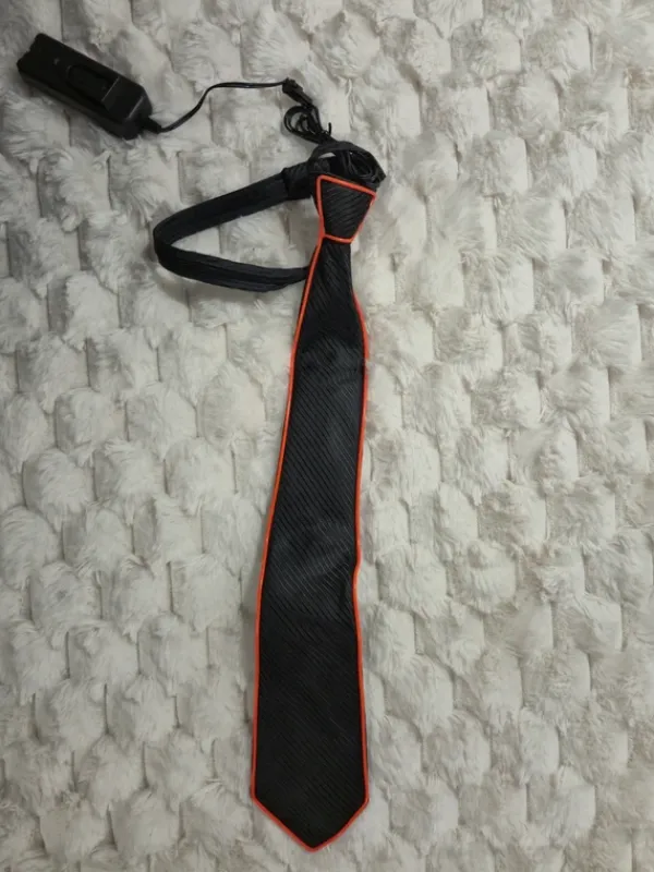 Sale Świecący krawat na baterie wyprzedaż