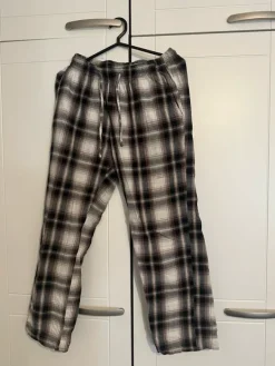 Hot Lager 157 Yöhousut