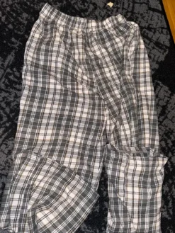 Online En tiedä Yöhousut