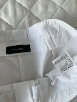 Outlet Vero Moda Y2K caprihousut