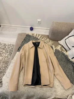 Clearance Zara beige paitatakki