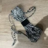 Outlet H&M Zebra print bikini top