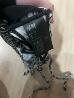 Outlet H&M Zebra print bikini top